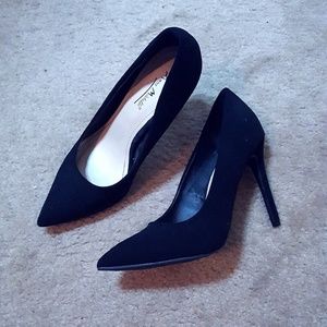 Anne Michelle Pointy Black Heels
