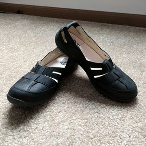 NWOT Abeo Lucky black slip on sneakers size 6