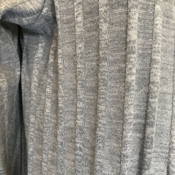 BNWT Lularoe Sarah Cardigan. - Picture 2 of 3