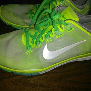 Womens 9.5 nikes