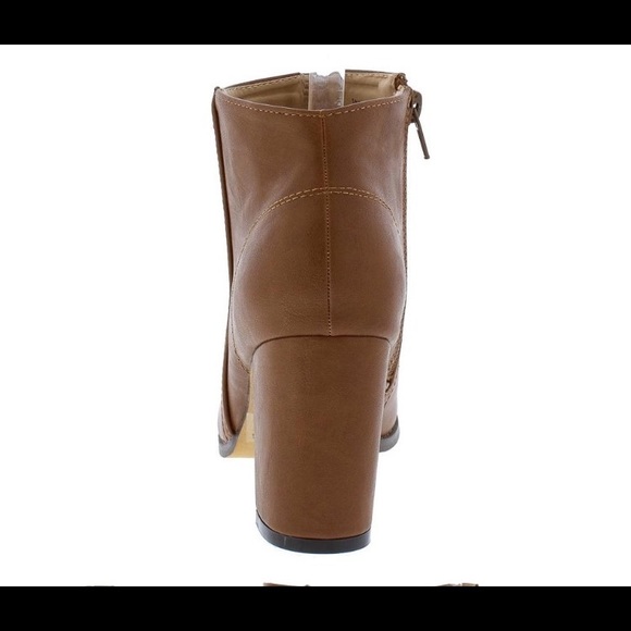 🆑CLOSING SALE!! Tan Almond Toe Ankle Boots - Picture 3 of 6