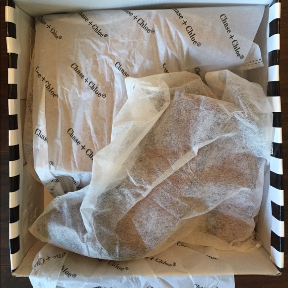 🆑CLOSING SALE!! Tan Almond Toe Ankle Boots - Picture 6 of 6