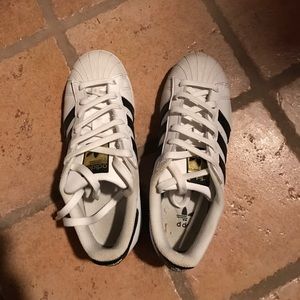 Adidas superstar!