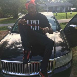 Meet your Posher, Dominique