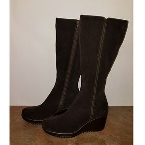 LA CANADIENNE BROWN SUEDE GABY BOOTS SZ 9.5