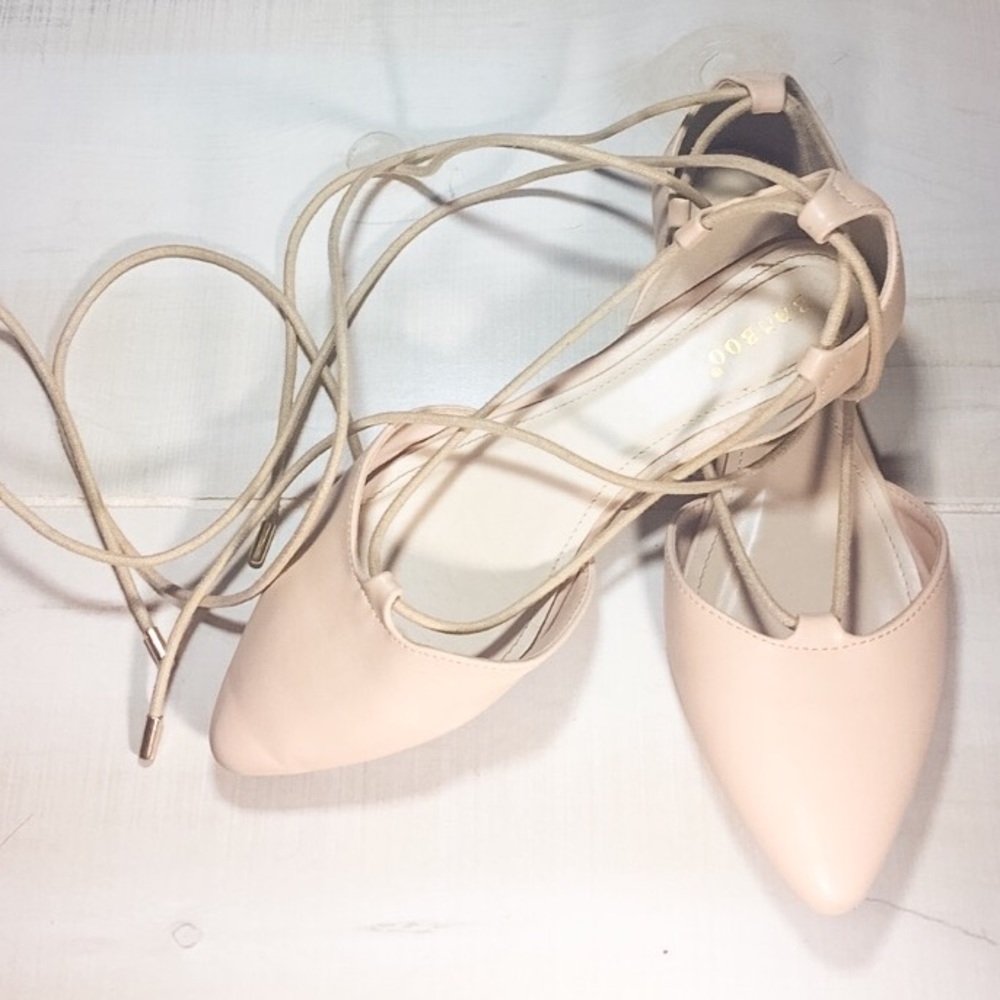 BAMBOO || LACE UP ALMOND TOE FLATS