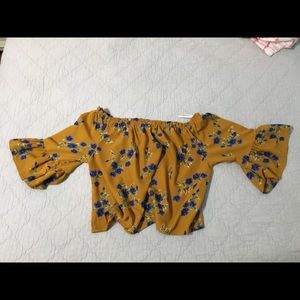 NWOT A'GACI OFF THE SHOULDER FLORAL TOP!