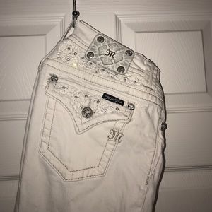 Barely worn Miss Me White skinny jeans! Size 28