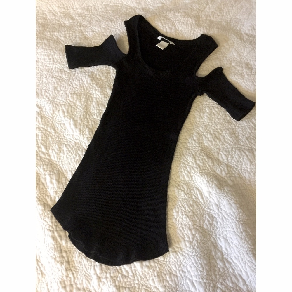 H&M Black Open shoulder Top / Size XS