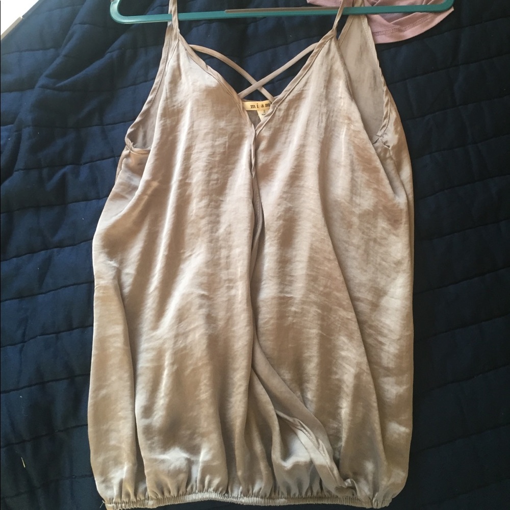 Francesca's NWT silver top