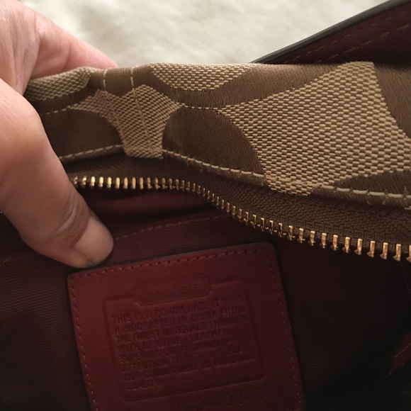 🎉🎉SALE!! Coach bag - Picture 2 of 4