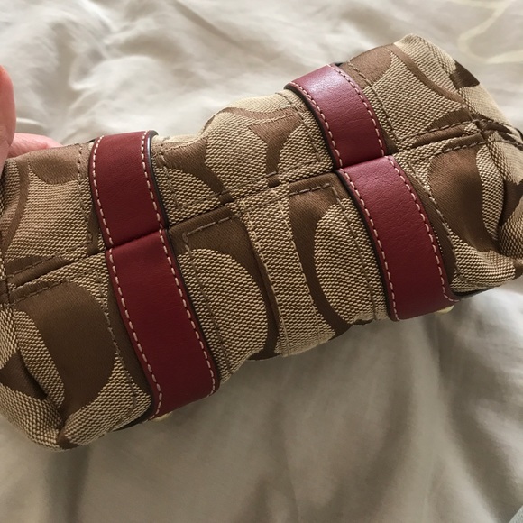 🎉🎉SALE!! Coach bag - Picture 3 of 4