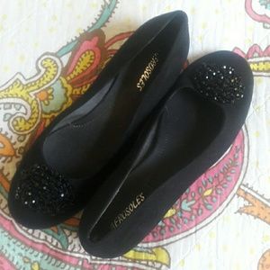 Black Beaded Aerosoles