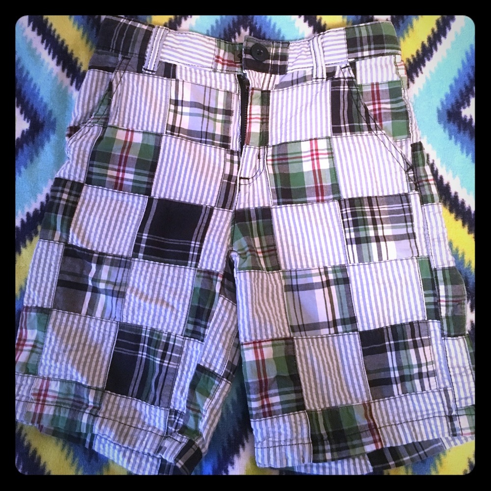 Gymboree Plaid/Striped Shorts, size 6.