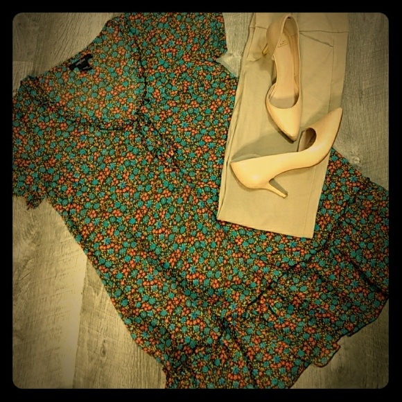 🎉SALE-EUC multi-color tunic top - Picture 1 of 6