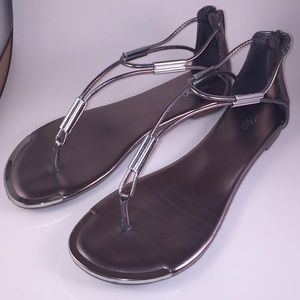 Mossimo silver sandal/thong with zip up heel