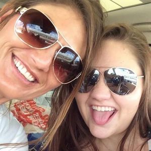 Meet your Posher, Lori