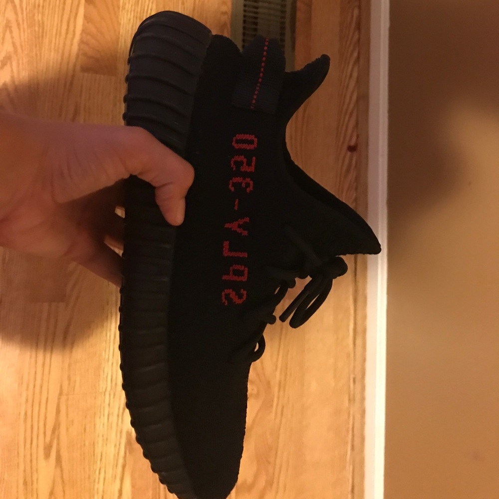 Yeezy V2 Bred