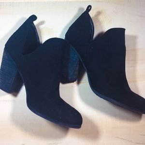 CARLOS // DOUBLE SLIT BOOTIES