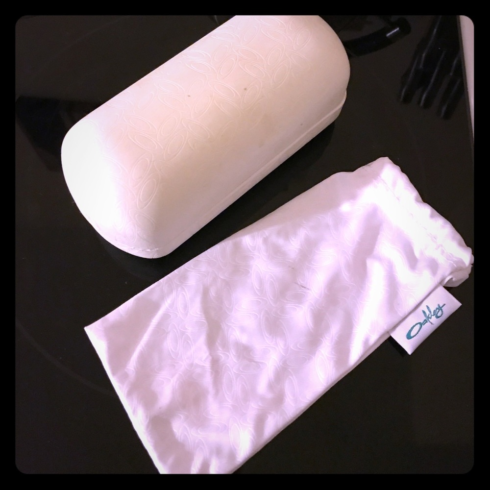 Oakley Sunglasses case with cloth holder
