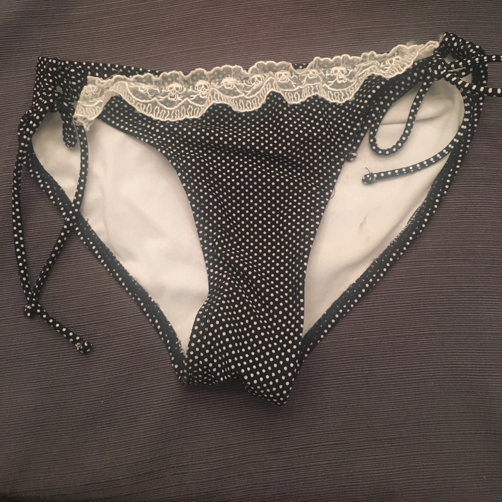 Juniors Large Bikini Bottom Skulls Lace