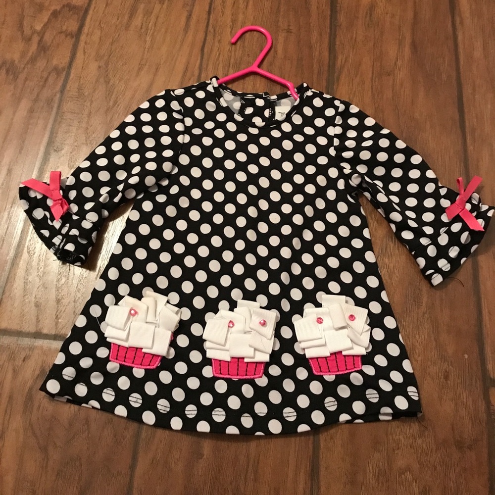Adorable cupcake shirt! 12M