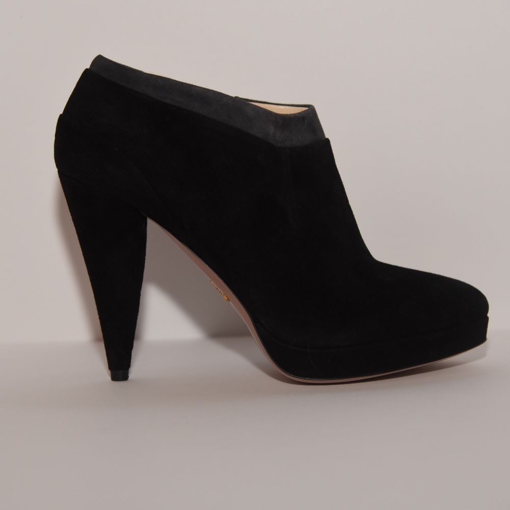 Prada heels booties size 8 black gray