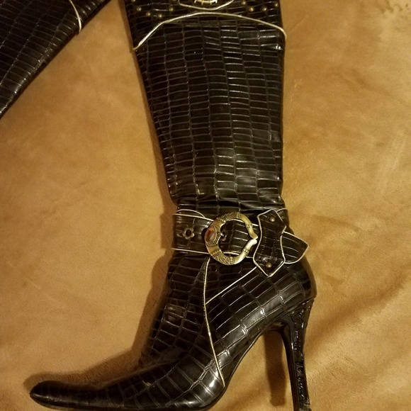 LUVSHOE BOOTS - Picture 5 of 5