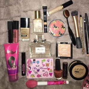 22 piece beauty bundle‼️