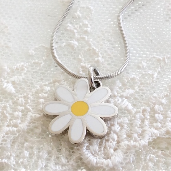 ⭐️SOLD⭐️SET! White Daisy Charm Necklace & Bracelet - Picture 3 of 5