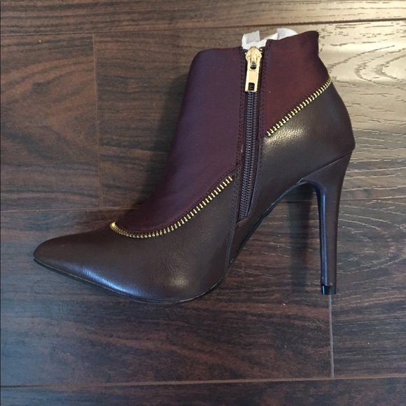 Zipper Embellished Ankle Boot - Picture 4 of 5