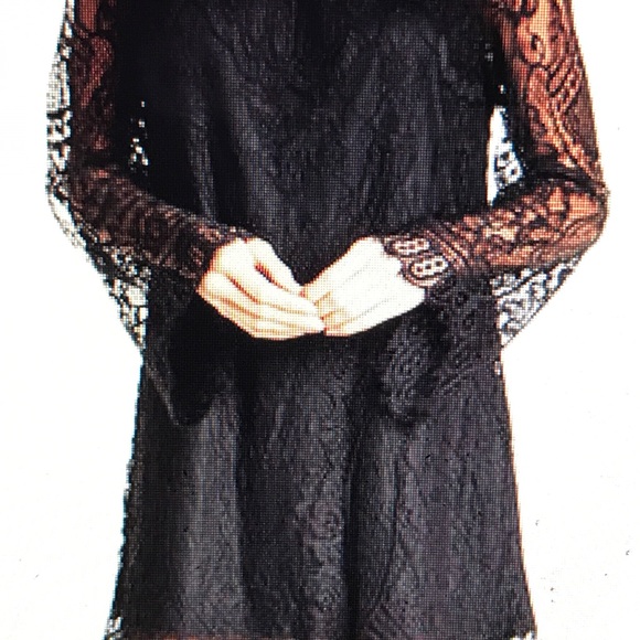 Off the shoulder Lace dress - Picture 3 of 4