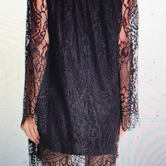 Off the shoulder Lace dress - Picture 4 of 4