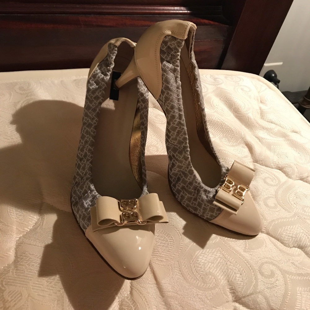 100% authentic brand new Bally beige pumps