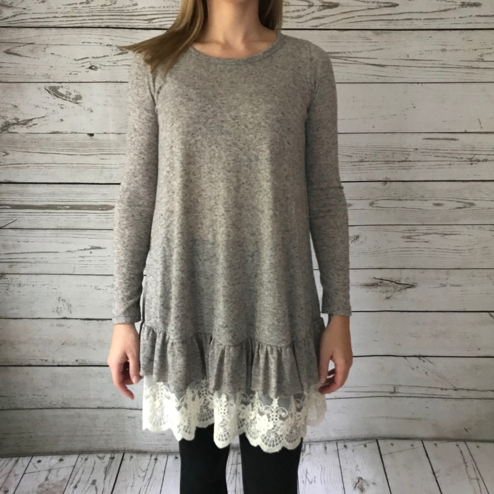 Grey Tunic w Off White Lace Detail Skirting