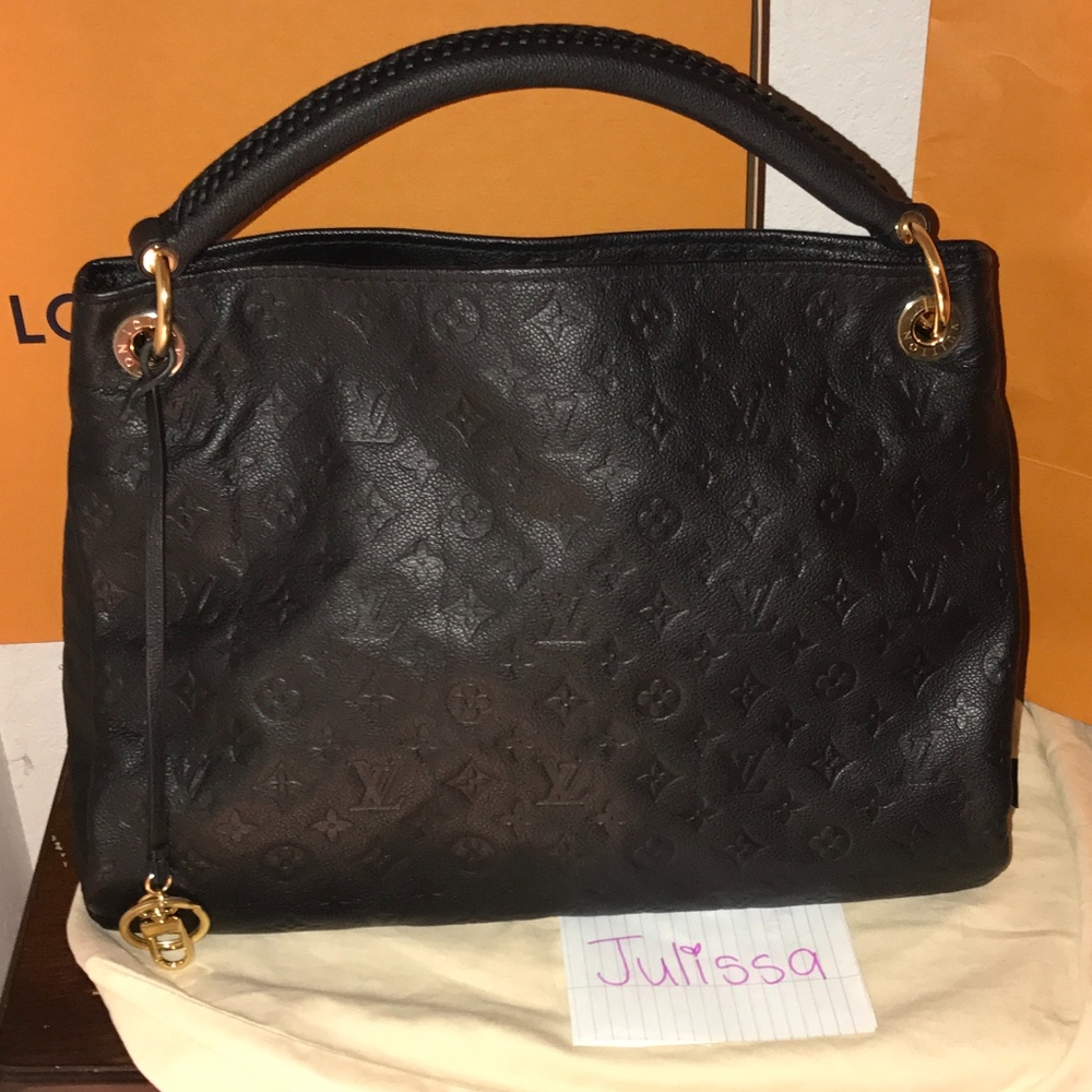 SOLD Louis Vuitton Artsy MM