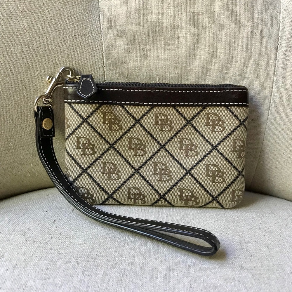 ***SOLD***Dooney & Bourke Wristlet
