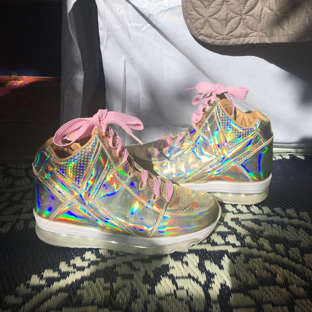 💫 YRU Gold Qozmo Aiire LIGHT UP - Pink Laces 💫