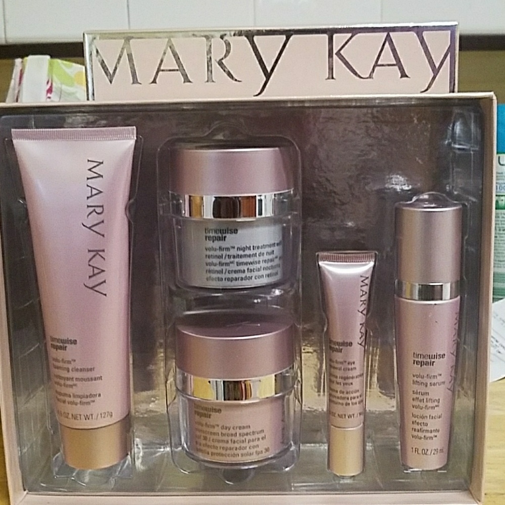 Mary Kay TimeWise Repair Volu-Firm Set