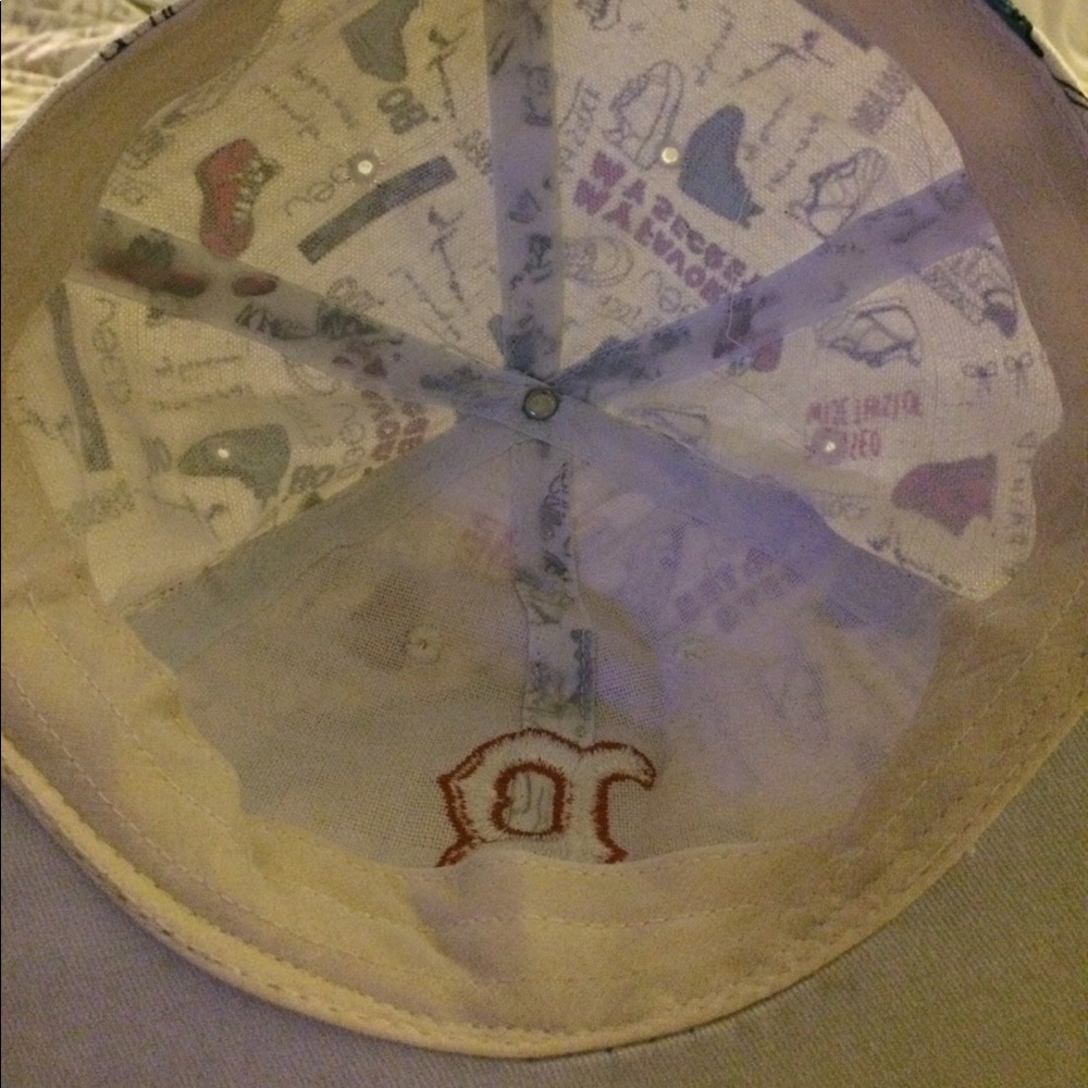 sale! 12/18 HP🚨 Boston Red Sox hat - Picture 3 of 6