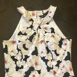 Gorgeous White House Black Market peplum top SZ XS