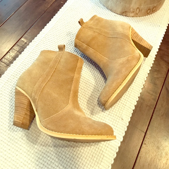 ASOS Shoes - ASOS Auggie suede boots