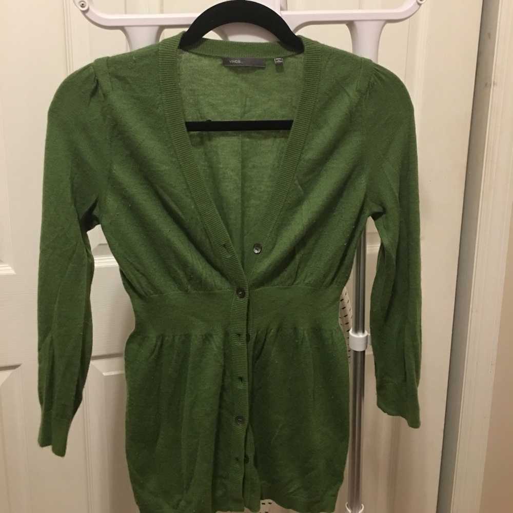 A beautiful green Vince 100% cashmere sweater.