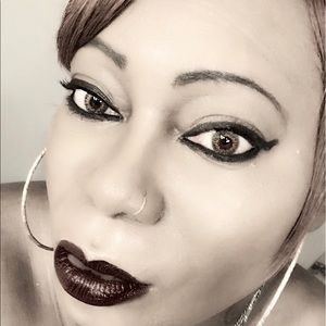 Meet your Posher, Alesia