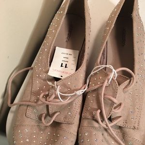 Beautiful tan laceups with studs