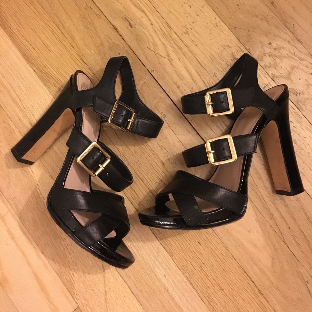 [Vince Camuto] Black Strappy Chunky Heel Sandal