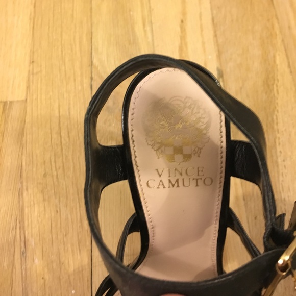 [Vince Camuto] Black Strappy Chunky Heel Sandal - Picture 5 of 6