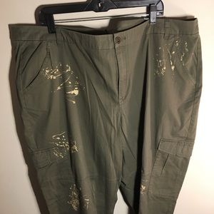 Low rise boyfriend pants, green with gold splashes