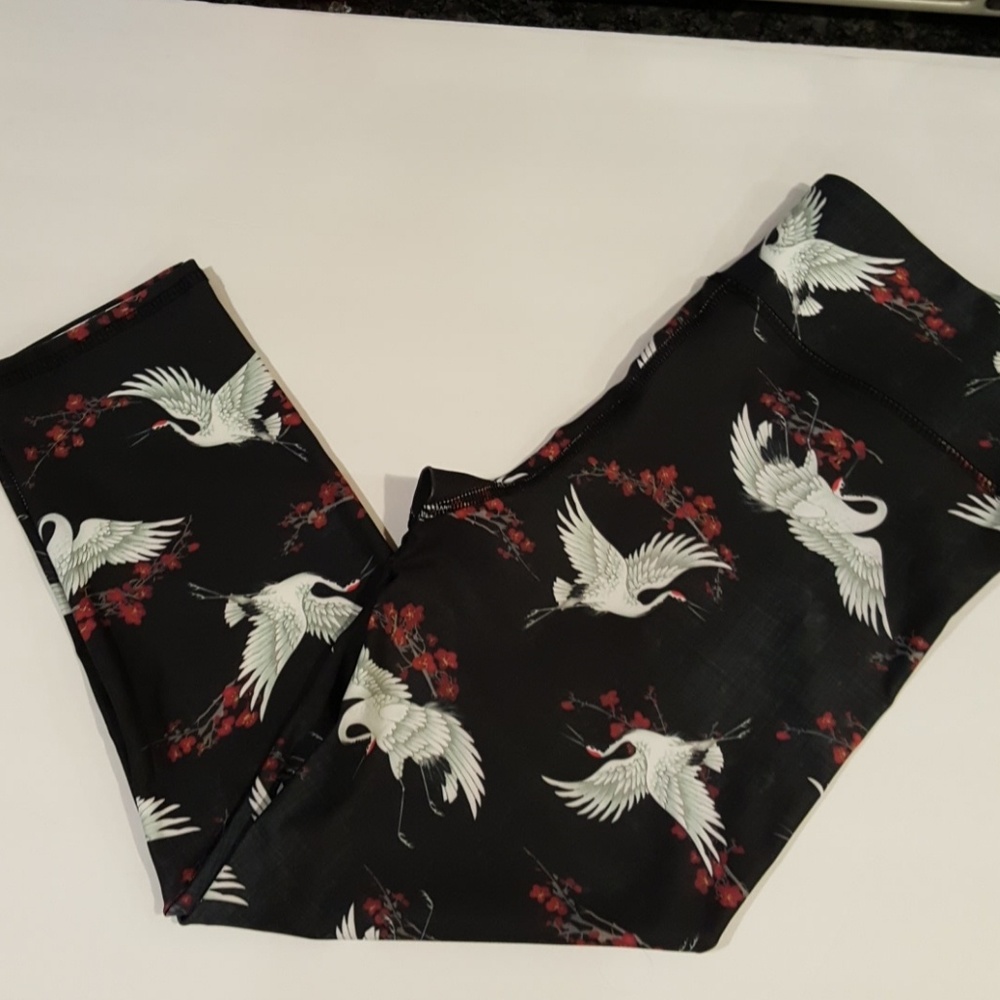 Nwot Evolution & Creation Athletic Capris Medium