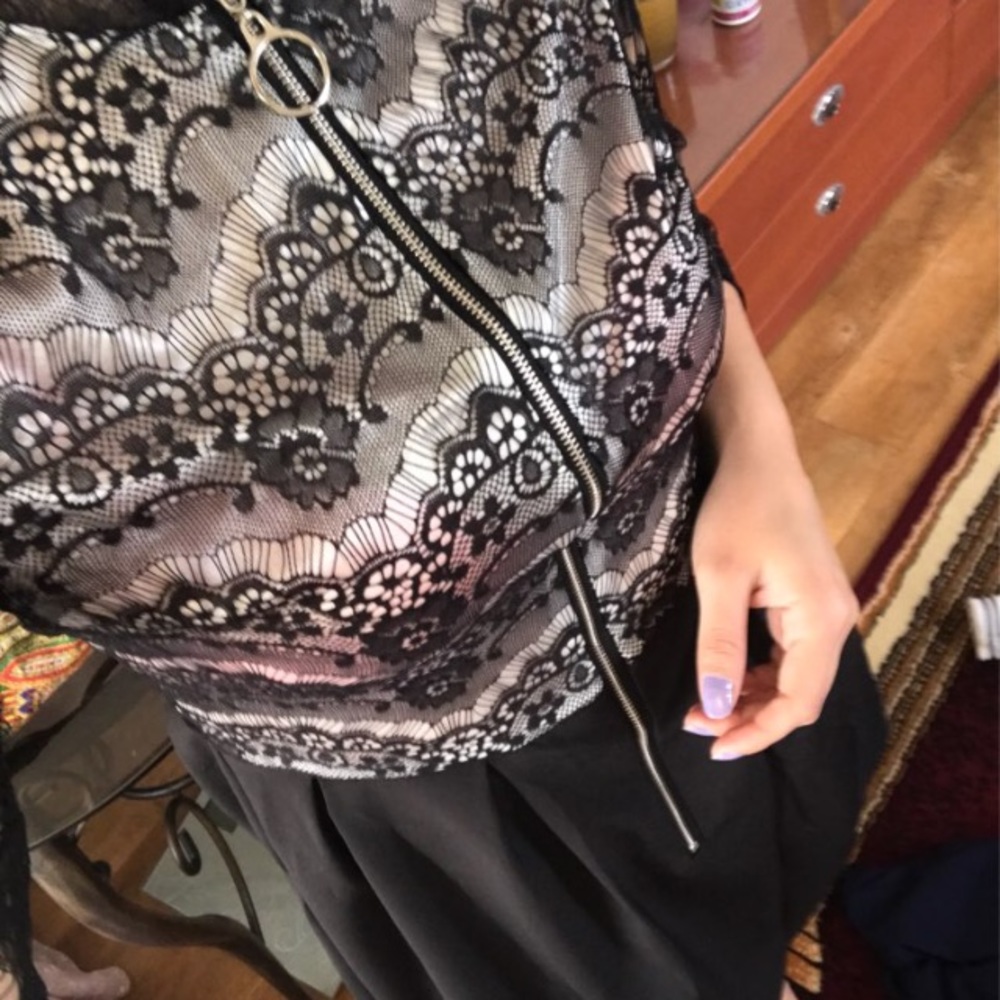 Elegant Lace V-Neck Dress - Picture 5 of 8
